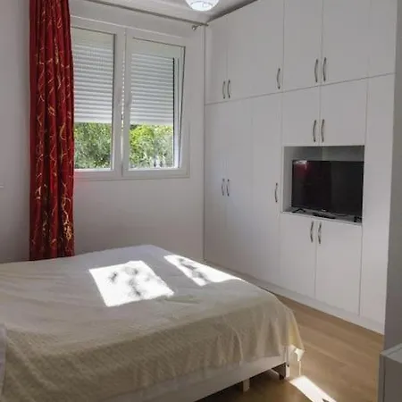 Sab 1 Cozy Modern Apartment Fier Exterior photo